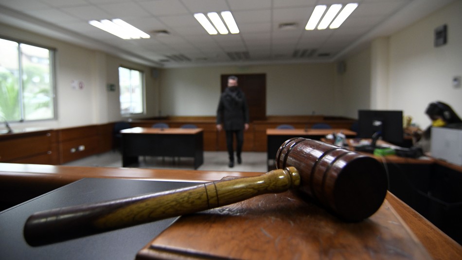 Condenan a hermanos por disparar contra casa y matar a niña de 10 años en Iquique Condenan a hermanos por disparar contra casa y matar a niña de 10 años en Iquique