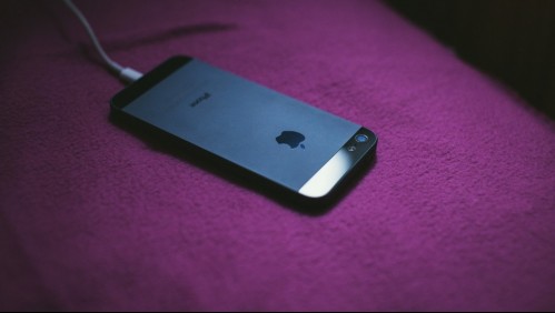 Unión Europea propone que exista un cargador universal de celulares: Apple se opone con fuerza