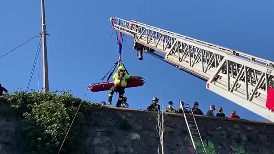 menor-rescate-cerro-castillo Rescatan a menor de 15 años que había caído desde 10 metros en Cerro Castillo