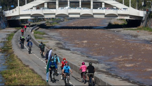 Este domingo se habilitó el 'Mapocho pedaleable y caminable' por ruta transitoria de dos kilómetros