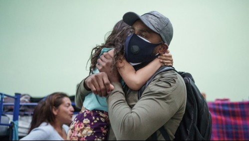 Abandonan en Guatemala a 75 migrantes caribeños que eran trasladados en Uber: Había 14 niños