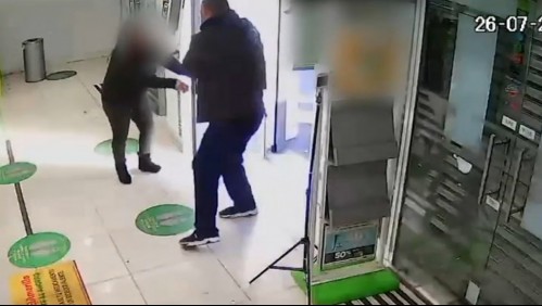 Detienen a delincuente que asaltaba recaudación del día en farmacias: Era apodado el 'farmacéutico'