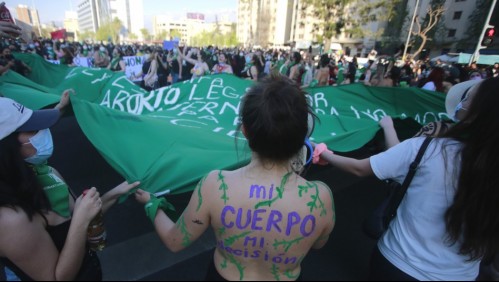 Manifestaciones en Plaza Italia provocan desvíos de tránsito y cierre de estación de Metro