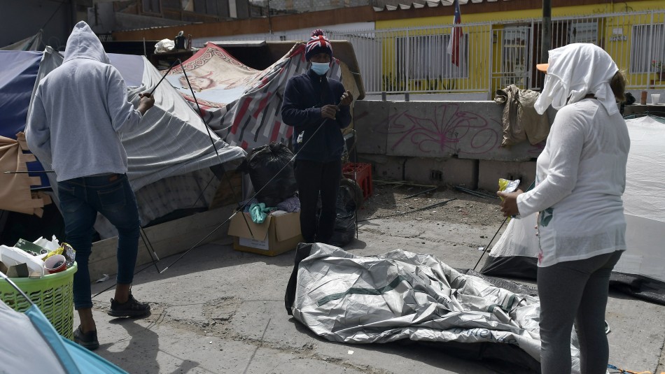 migrantes-iquique Parte primer bus de migrantes desde Iquique para ser reubicados en Santiago
