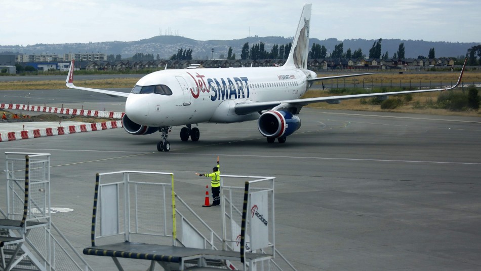 Avión que iba de Santiago a Colombia presenta fallas y debe aterrizar de emergencia en Iquique Avión que iba de Santiago a Colombia presenta fallas y debe aterrizar de emergencia en Iquique