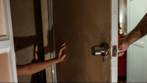 Violó a su expareja y trató de intentarla en un psiquiátrico: Agente penitenciario fue condenado a seis años de prisión