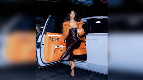 Hijo de Kim Kardashian de 2 años luce enorme cadena de oro y ella aclara que 'no es falsa'