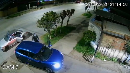 Video muestra cómo delincuentes ahorcan a una mujer para robarle su vehículo en San Ramón