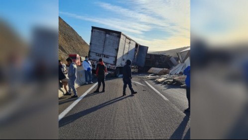 Accidente múltiple en Ruta 5 Norte dejó un fallecido y al menos 17 heridos