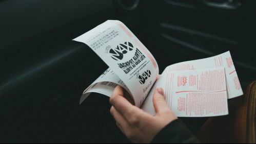 Gana 45 mil dólares en la lotería, ofrece tragos por su suerte y muere antes de cobrar el premio