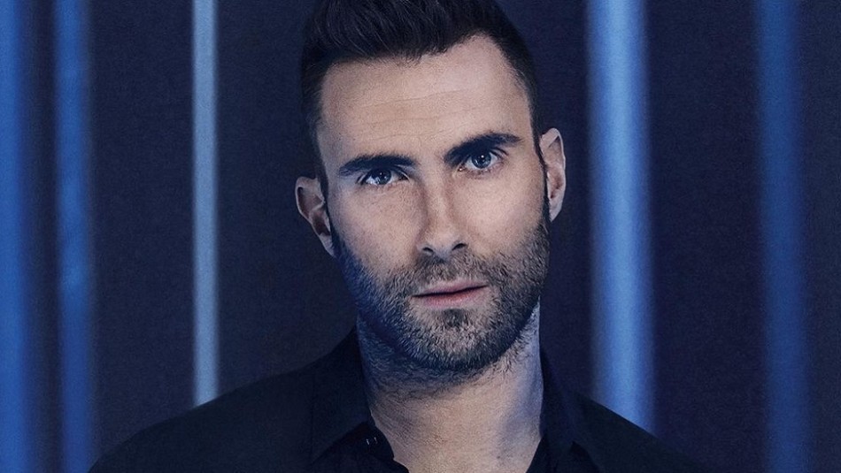 Adam Levine de Maroon 5 impacta con su nuevo y extravagante look: En redes dicen que Adam Levine de Maroon 5 impacta con su nuevo y extravagante look: En redes dicen que