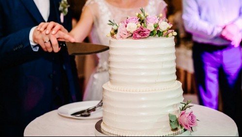 Matrimonio avaro cobra porciones de torta a los invitados a la fiesta: 'Vimos que comiste dos pedazos'