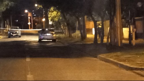 Carabinero es víctima de un portonazo y logra frustrar el robo haciendo uso de su arma en Ñuñoa