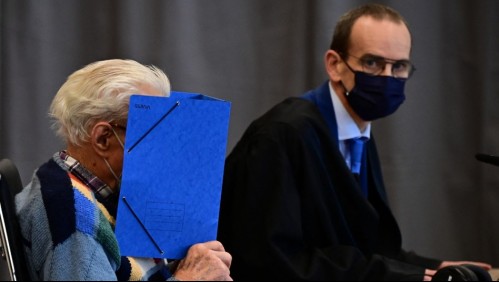 Anciano de 100 años juzgado por colaborar en crímenes nazis guarda silencio sobre presuntas atrocidades