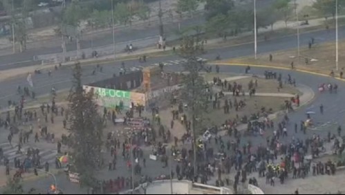 Nuevas manifestaciones en Plaza Italia generan desvíos de tránsito y cierre de accesos a estación de Metro