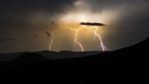 Se emite 'aviso meteorológico' para seis regiones del país: Incluye la Región Metropolitana