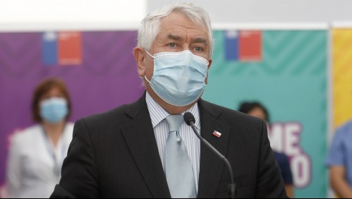 Ministro Paris llama a la calma por aumento de contagios diarios de Covid: 'Ocupación de camas UCI se mantiene baja'