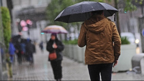 Pronostican probables precipitaciones para este jueves en Santiago: revisa cuánta agua caería