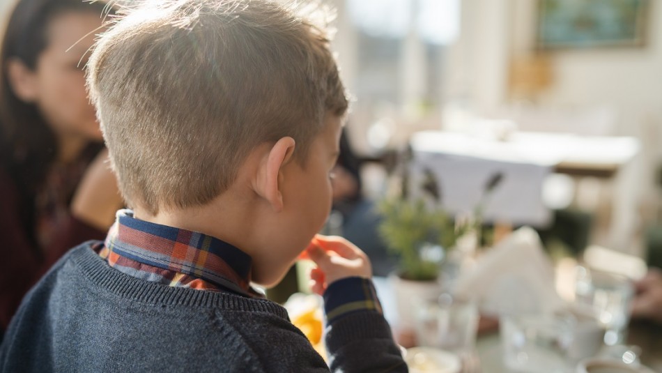 nino-deja-divertida-nota-en-un-restaurante El divertido mensaje con el que un niño avergonzó a su padre al interior de un restaurante