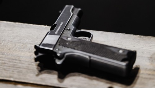 Niño mata a su madre de un disparo cuando ella se encontraba en llamada por Zoom: El arma era de su padre policía