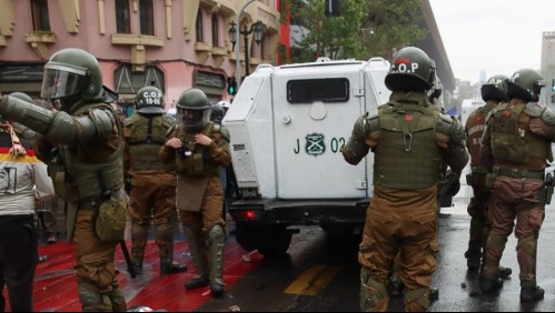 Cinco Carabineros presentan querella por ataque contra su persona: En dicha acción murió Denisse Cortés