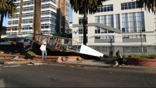 Fuerte viento derrumbó la techumbre de la Universidad Católica de Valparaíso
