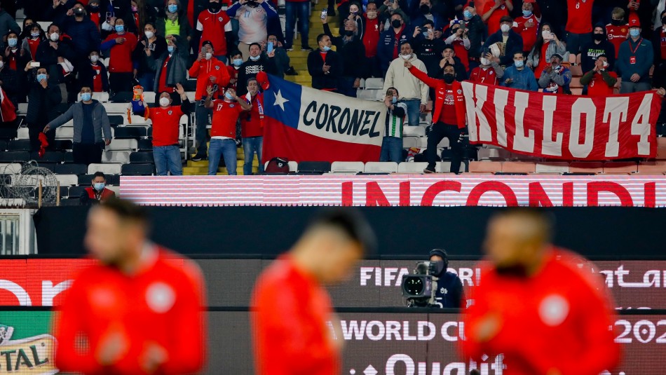 hinchas-sancion-fifa FIFA sanciona a la Federación Chilena por actos discriminatorios de hinchas en partido ante Brasil