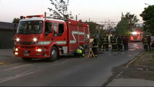 Madre e hijo mueren en violento incendio de su vivienda en Macul