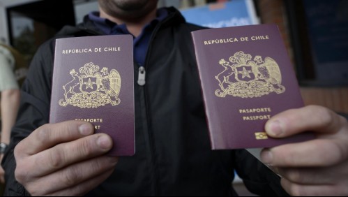 Precio de pasaportes en Chile bajará a la mitad tras licitación con empresa china