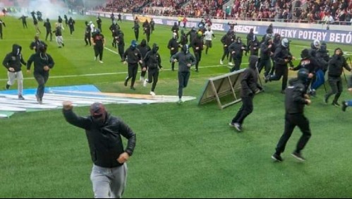 Batalla campal entre hinchas en Eslovaquia deja varios heridos y obliga a suspender el clásico