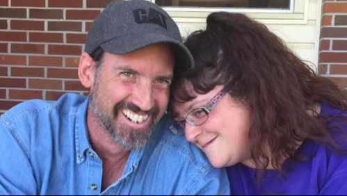 Tras no vacunarse contra el Covid: matrimonio muere con dos semanas de diferencia y deja huérfanos a sus hijos