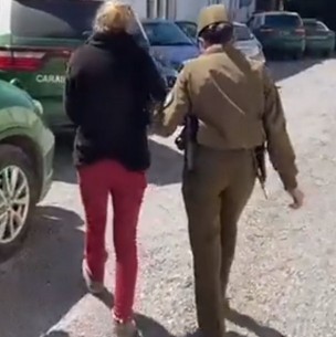 Mujer acusada de asesinar a su esposo con 40 puñaladas habría sufrido años de violencia intrafamiliar Mujer acusada de asesinar a su esposo con 40 puñaladas habría sufrido años de violencia intrafamiliar