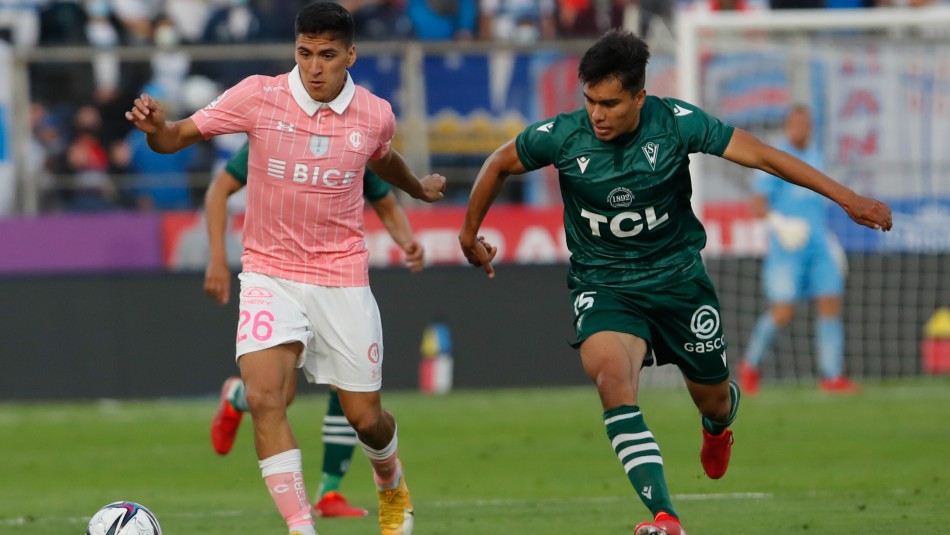 Católica sufre para derrotar a Wanderers en polémico y dramático partido Católica sufre para derrotar a Wanderers en polémico y dramático partido