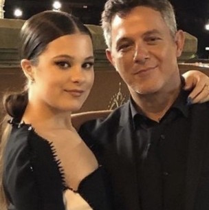 La hija mayor de Alejandro Sanz reaparece e impacta con un look de body de cuero La hija mayor de Alejandro Sanz reaparece e impacta con un look de body de cuero