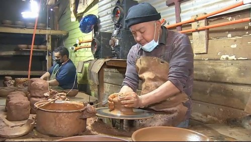 'Acá hay solo artesanía en greda': Locatarios de Pomaire se oponen a la apertura de mall chino