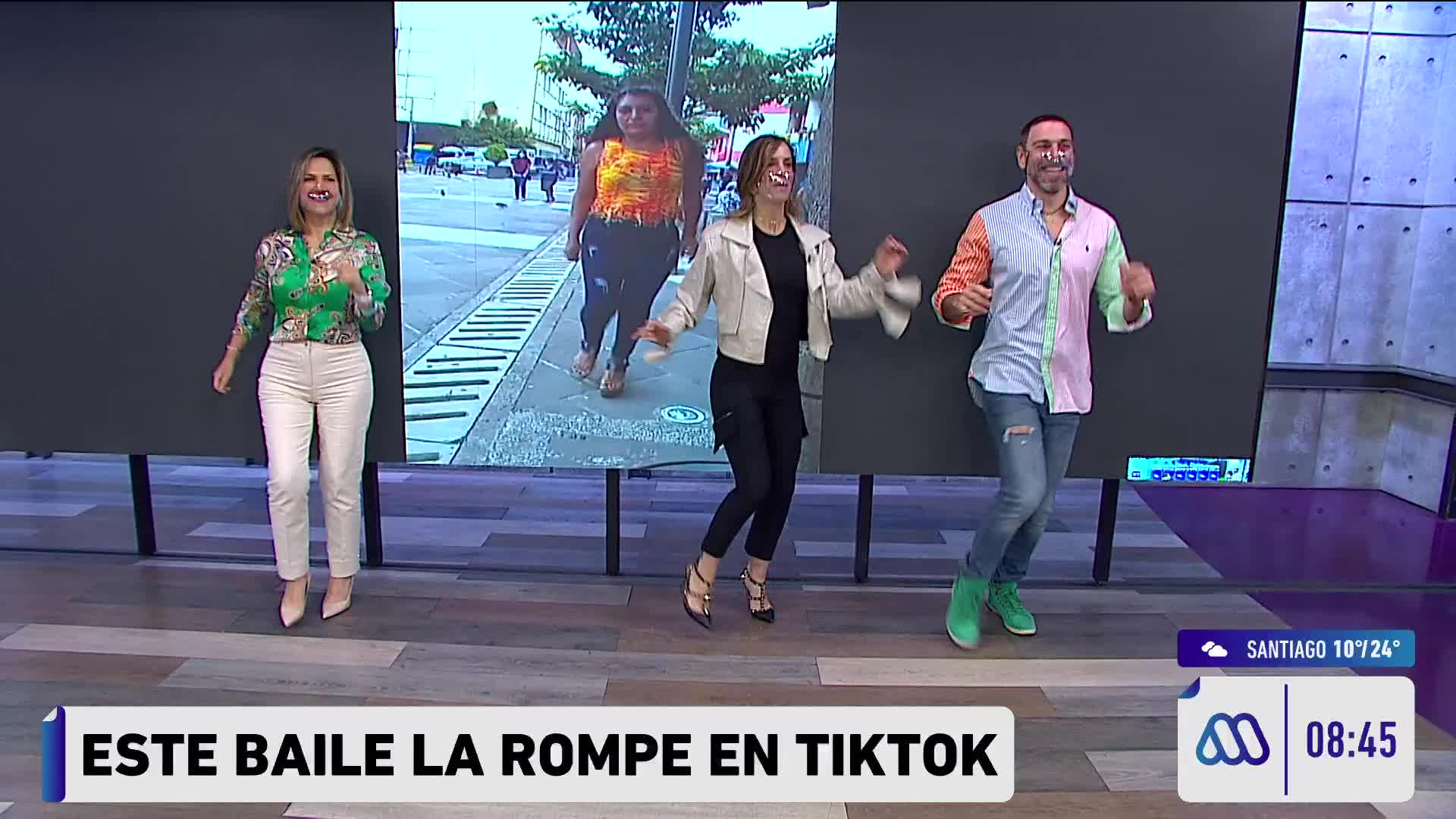 Michelle, Diana y José Antonio bailando el desafío de TikTok