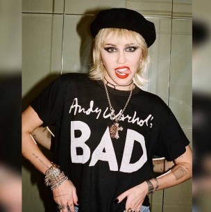 Las cinco fotografías en que Miley Cyrus deja ver su lado más rockero en Instagram Las cinco fotografías en que Miley Cyrus deja ver su lado más rockero en Instagram
