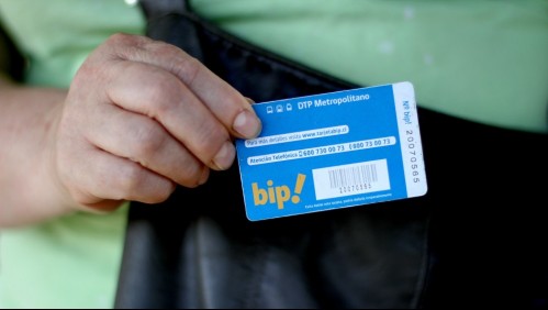 Denuncian que Metro se apropiaría de saldos de tarjetas Bip! caducadas: Exigen millonaria indemnización