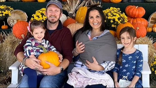 Madre da a luz a sus 3 hijas en la misma fecha con 3 años de diferencia: 'Es algo increíblemente especial, único'