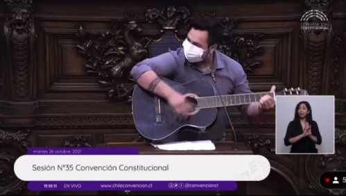 Constituyente Núñez sorprende citando a Chayanne y rimando en su discurso ante la Convención