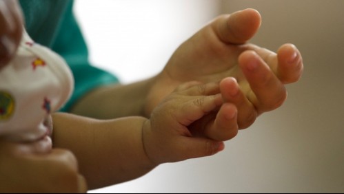 Se centrará en Chile y China: Suecia abre investigación por adopciones tras denuncias de secuestros