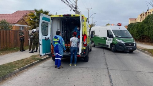 Robó cadenas de oro a pasajero de un auto y terminó con una fractura expuesta tras ser atropellado por el conductor
