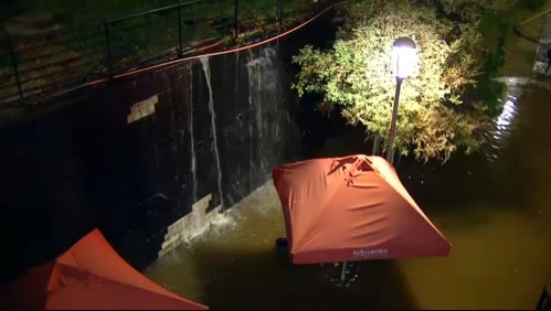 [VIDEO] Rotura de matriz en Escuela Militar provoca inundación de locales comerciales