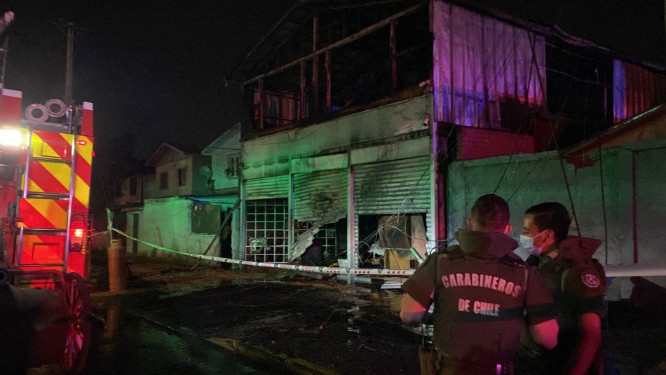 Incendio en fábrica de San Ramón deja un fallecido y dos bomberos heridos