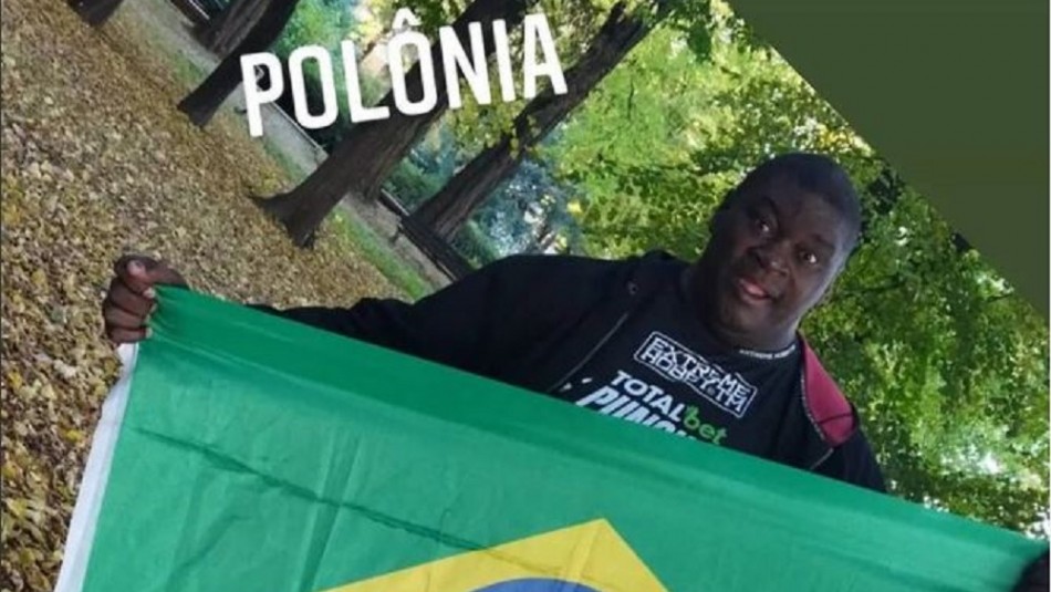 Luchador brasileño cayó noqueado en concurso de cachetadas: Luego se tomó revancha
