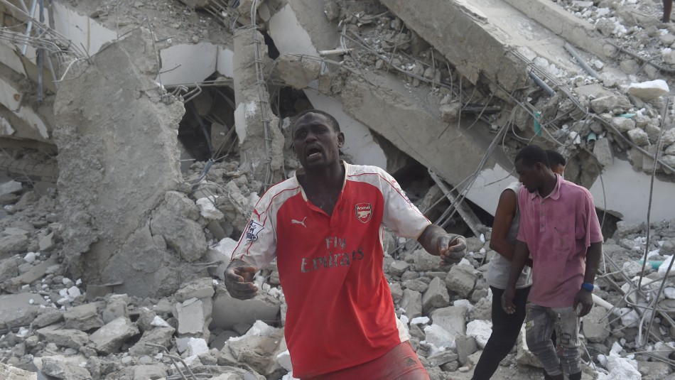 derrumbe-edificio-nigeria Al menos tres muertos y varios trabajadores atrapados por derrumbe de edificio en construcción en Nigeria