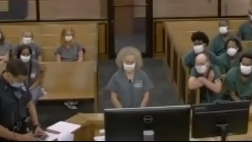 La nombran 'maestra del año' y días después la acusan de abuso infantil en una escuela