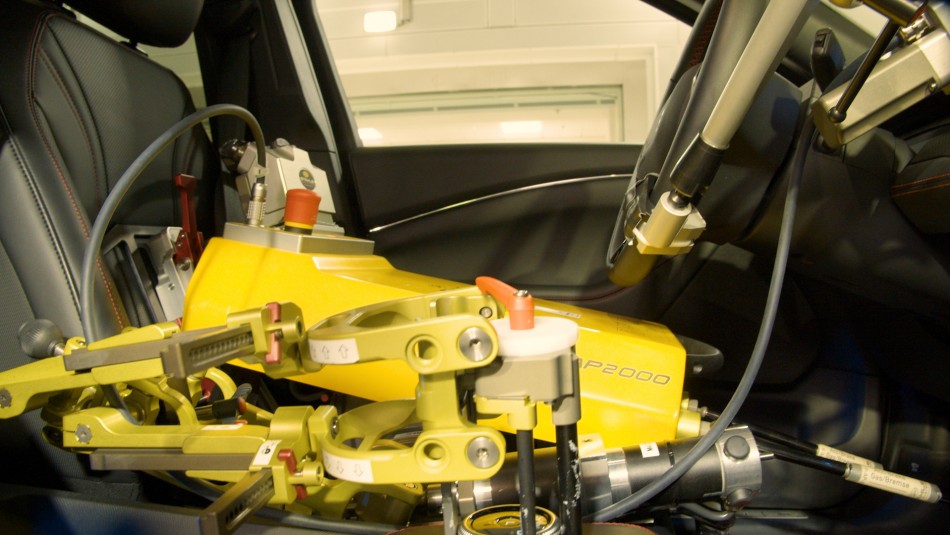 Ford utiliza robots conductores para pruebas en condiciones extremas