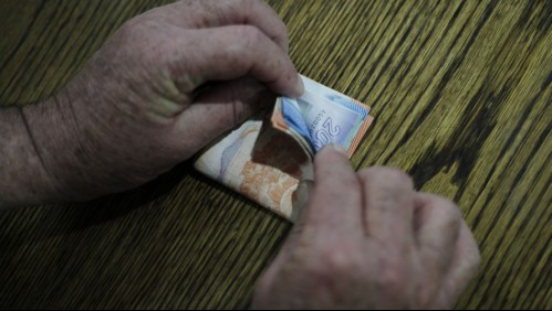 Diputados solicitan al Gobierno sueldo mínimo de $500 mil líquidos y apoyo al proyecto de 40 horas laborales