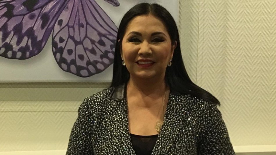 Ana Gabriel muestra con orgullo sus canas antes de recibir una estrella en el Paseo de la Fama de Hollywood Ana Gabriel muestra con orgullo sus canas antes de recibir una estrella en el Paseo de la Fama de Hollywood